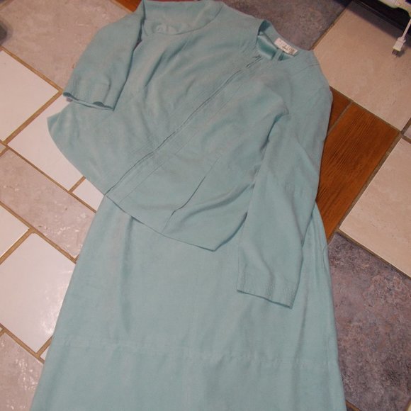 EUC Soft Plush top & long skirt plus size 16W - Picture 4 of 4